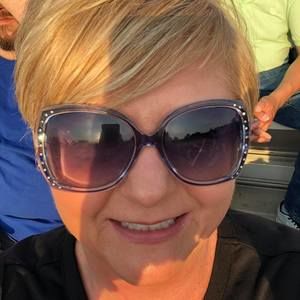 Meet your Posher, Tina